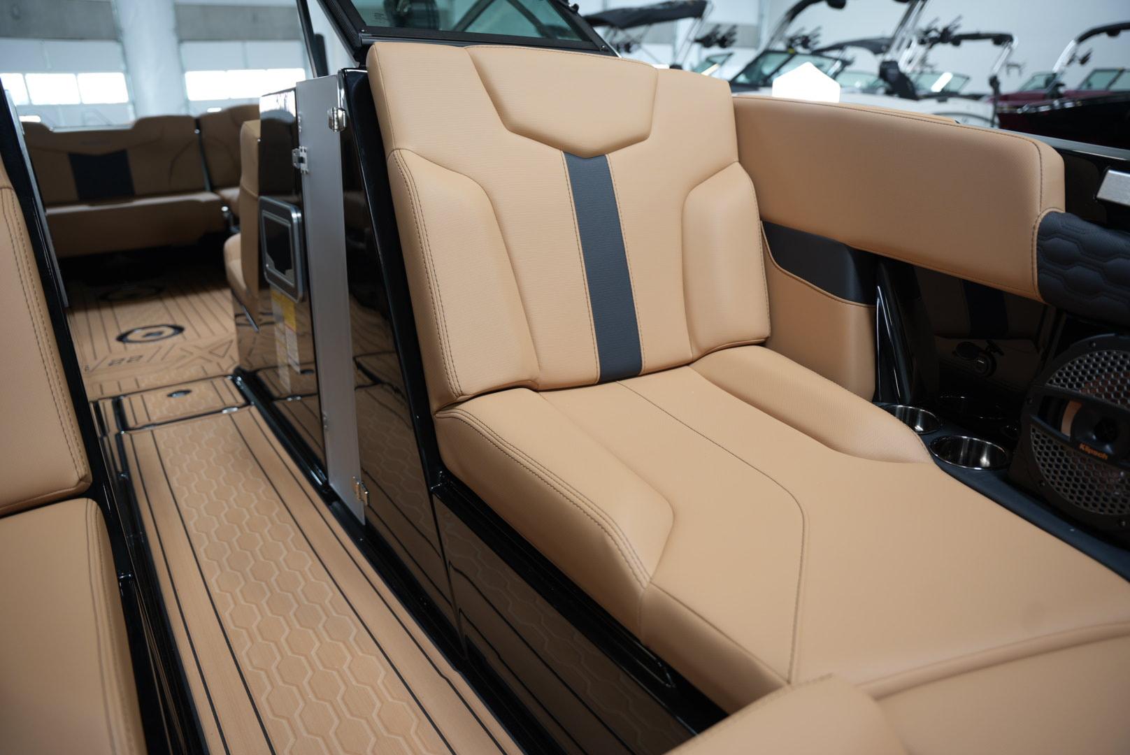 2025 MasterCraft XT22 – ALL NEW FEATURES!